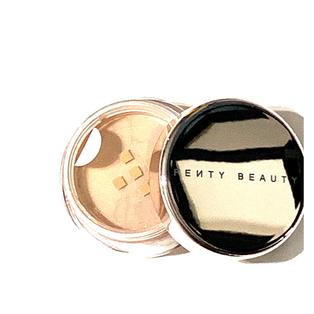 NWT Fenty Beauty Setting Powder in Cashew